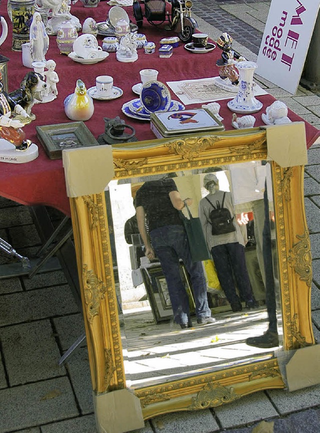 Viel zu sehen gibt es heute beim Flohmarkt in der Wyhlener Hochrheinhalle.   | Foto: Peter Gerigk