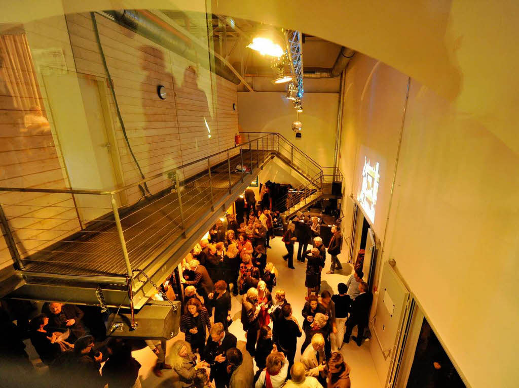 Gste, Darbietungen, Kunst im runderneuerten Haus