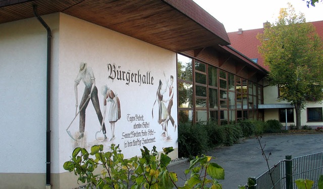 Die Brgerhalle in Unadingen soll fr ... Brandschutzvorschriften entsprechen.   | Foto: Martin Wunderle