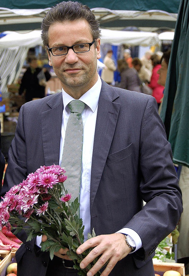 Sag&#8217;s mit Blumen: CDU-Landtagsfr...nstag auf dem Emmendinger  Wochenmarkt  | Foto: Hans-Jrgen Trul