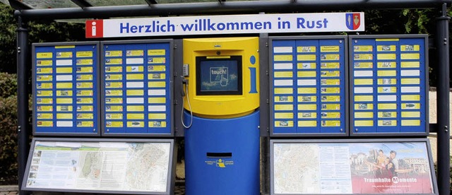 Eine Infoanlage ist beim Rathaus aufgestellt worden.   | Foto: adelbert mutz