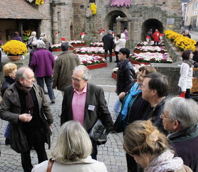 Richard Sottru (Mitte) mit Besuchern aus Heidenheim.  | Foto: BZ