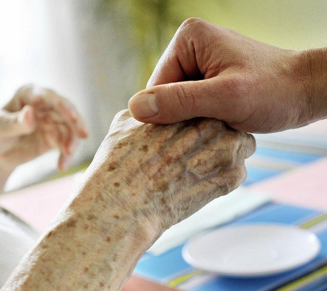 Menschliche Zuwendung ist das, was  Mi...en Wochen seines Lebens geben wollen.   | Foto: dpa