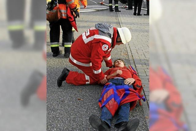 Herbstabschlussbung der Freiwilligen Feuerwehr Oberrotweil stellt Wehrleute vor Probleme