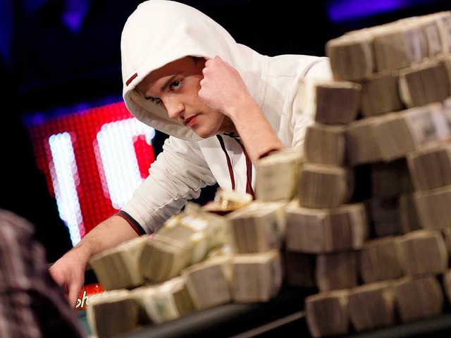 Pokerface unter der Kapuze: Pius Heinz...heinen, die er kurz darauf gewinnen wi  | Foto: dapd