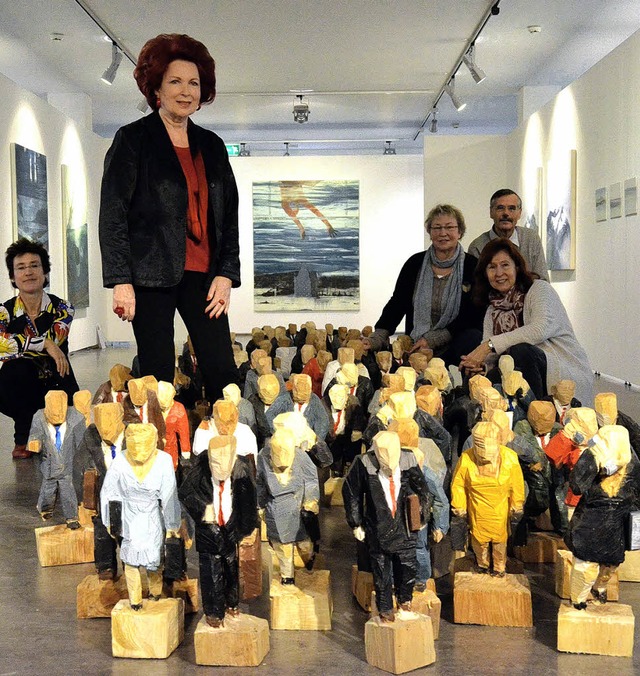 Rosa Lachenmeier, Nana von Wolff, Sigr... inmitten der neuen  VBK-Ausstellung.   | Foto: Barbara Ruda