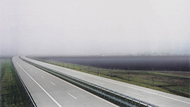 Neue Straen braucht das Land: die Autobahn A 14 bei Halle, 1999   | Foto: Hans-christian schink