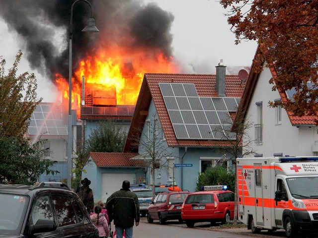 Brand in einem Wohnhaus in der Kaiserstuhlstrae in Riegel.  | Foto: Hans-Peter Ziesmer