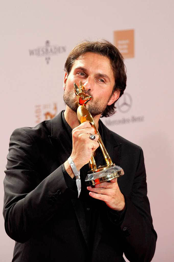Regisseur Simon Verhoeven mit seiner Auszeichnung in der Kategorie "Film National".