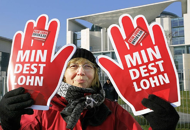 Protest vor dem Kanzleramt im Februar   | Foto: dpa