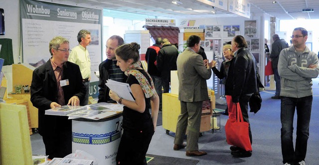 Viele Besucher suchten das Gesprch auf der Messe Energie und Umwelt.   | Foto: wolfgang knstle