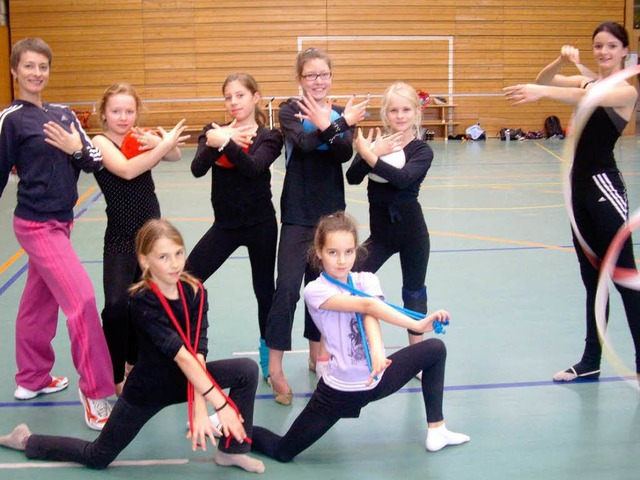 Die Gymnastinnen des TV Gundelfingen (...stasia Schwehr, Antonia Arnold (vorne)  | Foto: Rahel Arnold