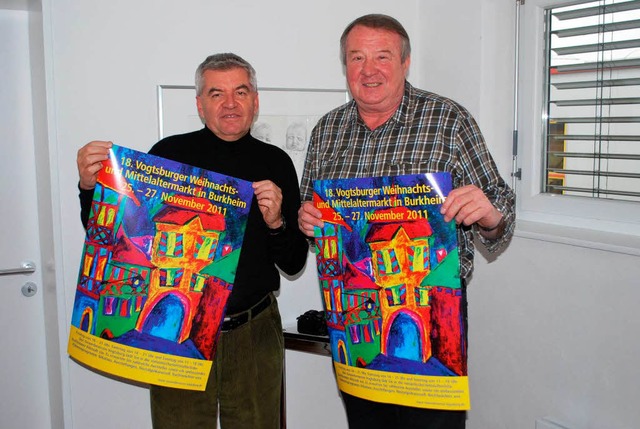 Wolfgang Zacher (links) und Erhard Sch... auf den Weihnachtsmarkt in  Burkheim.  | Foto: Benjamin Bohn