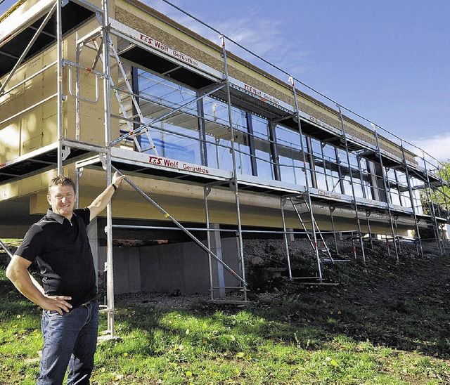 Altbau  und Neubau  ergeben ein Nullemissionsgebude.   | Foto: Mller