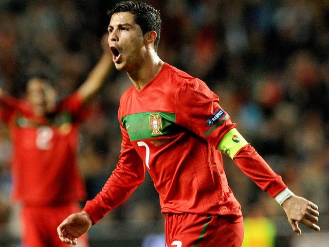 Cristiano Ronaldo freut sich ber die EM-Teilnahme.  | Foto: AFP