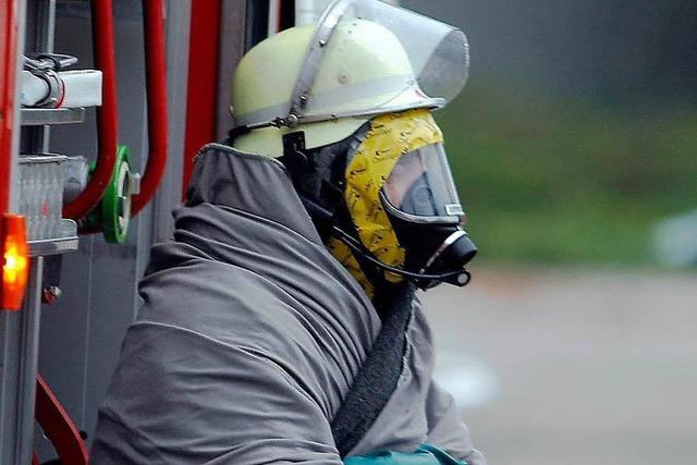 Brennendes Kunstdngerlager hlt die Feuerwehr in Atem