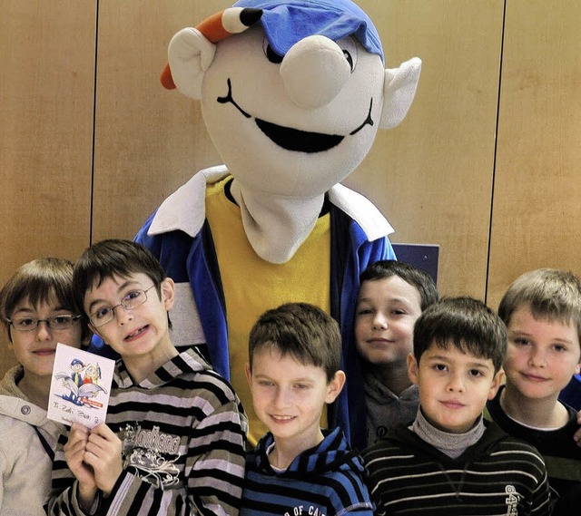 Schutterlindenbergschler und B-Zetti,...,  schauen sich bei der Volksbank um.   | Foto: Nadine Zeller