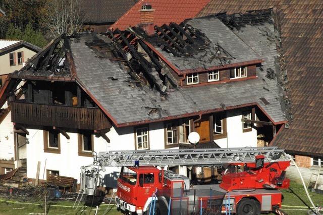 Schwarzwaldhäuser in Flammen – 300.000 Euro Schaden