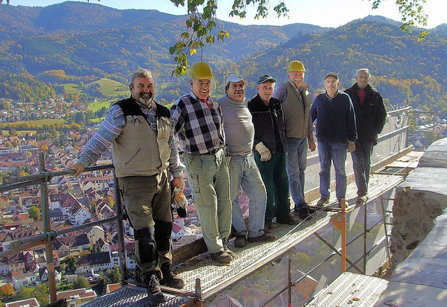 Zufrieden mit dem Erreichten zeigt sic... oben ber den Dchern von Waldkirch.   | Foto: Verein