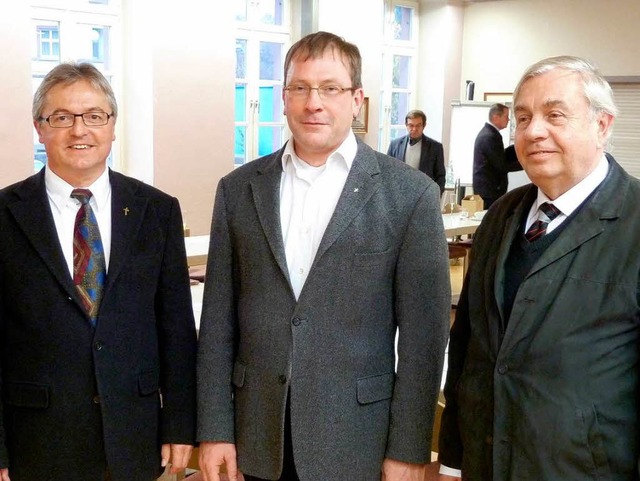 Auf dem Bild sind von links: Regionald...der scheidende Dekan Gerhard Vetterle.  | Foto: bz