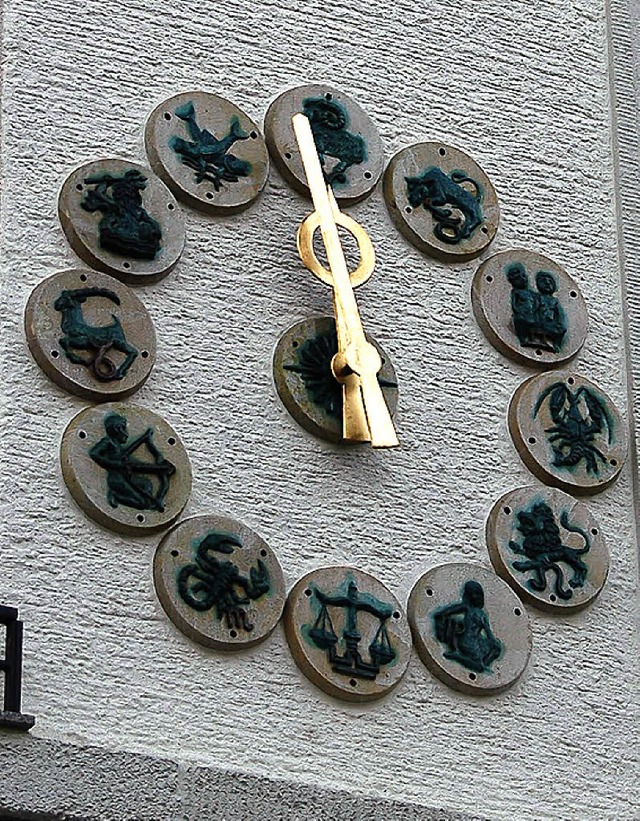 Die Uhr am Haus Dreiknig steht.   | Foto: Ehrentreich