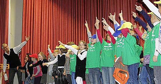 Grundschulchre aus Bad Sckingen beim...nungskonzert in der Hindenburgschule.   | Foto: Maria Schlageter