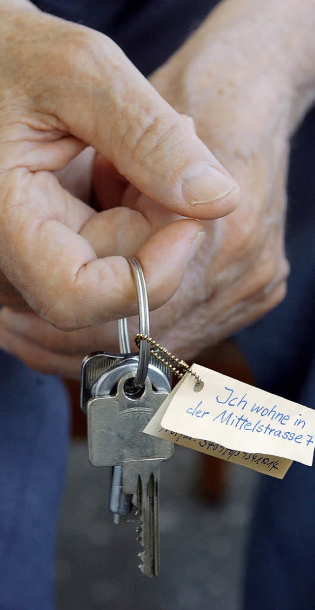 &#8222;Ich wohne in der Mittelstrae 7... wenn sich der ltere Mensch verirrt.   | Foto: dpa