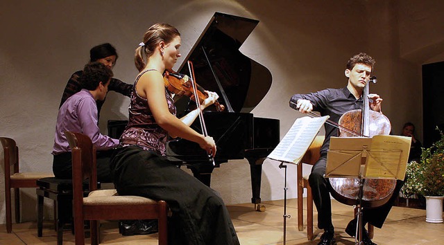 Moye Kolodin (Klavier), Elena (Violine...s der romantischen ra im Stubenhaus.   | Foto: Hans Jrgen Kugler
