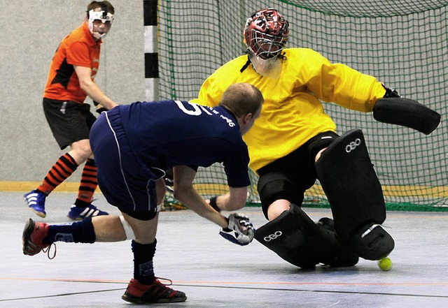 Der Lahrer Torhter  Mathias Schulthei...fhl und vereitelt eine klare Chance.   | Foto:  Faruk nver (Archiv)