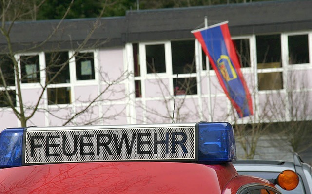 Die Gemeinde Buchenbach muss in den Br...ghalle (im Hintergrund) investierten.   | Foto: Silvia Faller