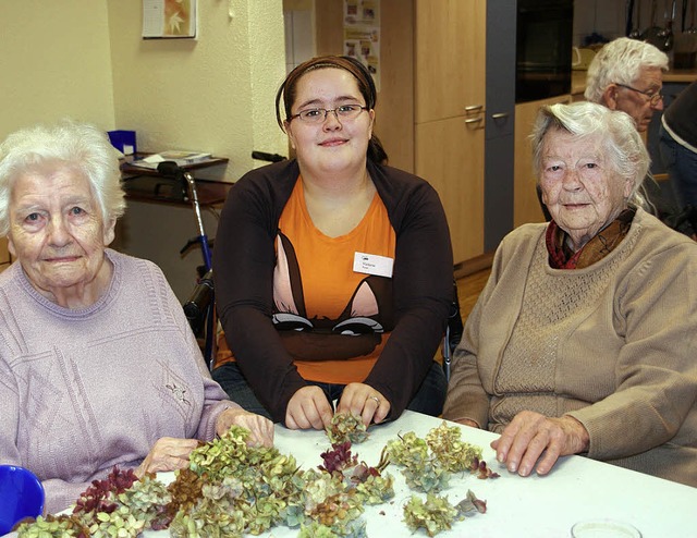 Dienst frs Wohl alter Menschen: Victo...n Anna Lemke (links) und Elsa Rohrer.   | Foto: Miloslavic
