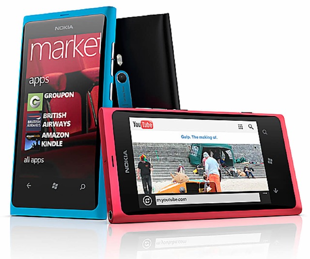 Auch in blau und pink:  Das Lumia 800  | Foto: Nokia