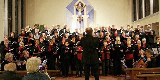 Der Projektchor des Gemischten Chors E...in der Sankt Gallus Kirche Hugstetten.  | Foto: charlotte schmid