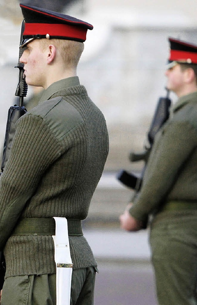 Auch britische  Soldaten sollen in London die olympische Sicherheit garantieren.  | Foto: dapd