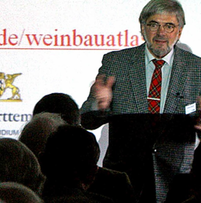 Werner Weinzierl stellt im Landesamt f...n Weinbauatlas Baden-Wrttemberg vor.   | Foto: Hans-Jrgen Trul