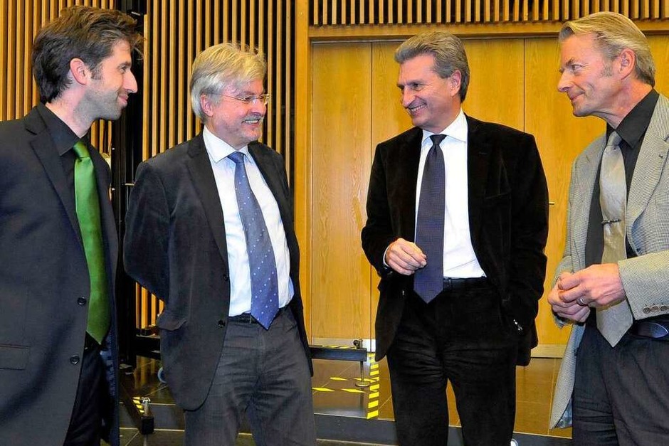 Boris Palmer (Grüne), Thomas Hauser (BZ-Chefredakteur), Günter Oettinger (CDU) und Stefan Hupka (BZ), von links nach rechts. (Foto: Michael Bamberger) Boris Palmer (Grüne), Thomas Hauser (BZ-Chefredakteur), Günter Oettinger (CDU) und Stefan Hupka (BZ), von links nach rechts. (Foto: Michael Bamberger)