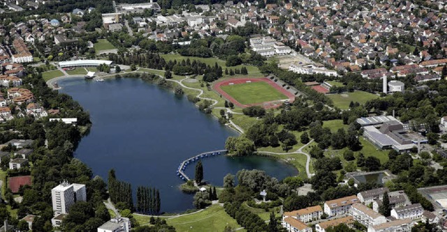 Stadion am See: Der Park im Freiburger Westen aus der Luft   | Foto: Brigitte SASSE