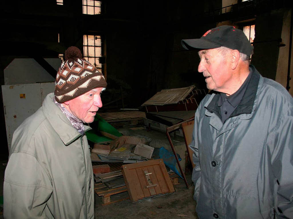 Die letzten zwei Zeitzeugen in ihrer Arbeitssttte, die kurz vor dem Abbruch steht: Helmut Kaltenbach (72, rechts) und Willi N. (83)