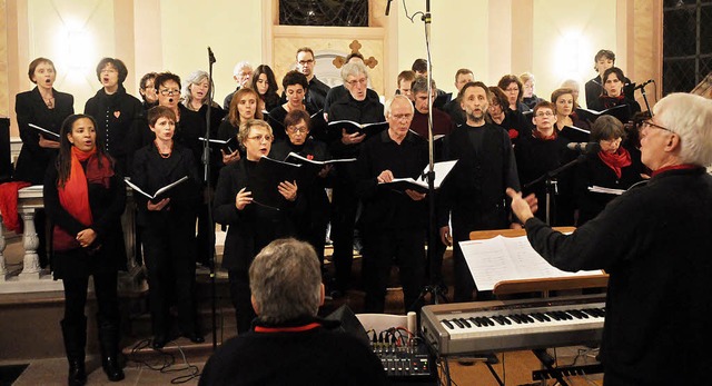 Die deutsch-franzsische Chorvereinigu...lue Notes singt in der Martinskirche.   | Foto: W. Knstle