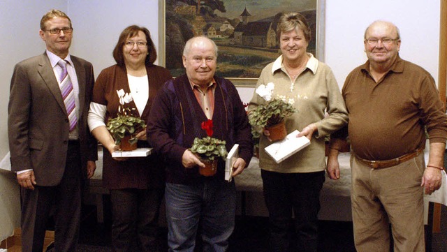 Dank an die Paten von Blumentrgen (vo...nder des Obst- und Gartenbauvereins.    | Foto: Wolfgang Beck