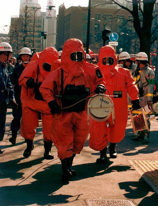 Der Giftgasanschlag vom 20. Mrz 1995 ...stiz Japans 16 Jahre lang beschftigt.  | Foto: dpa