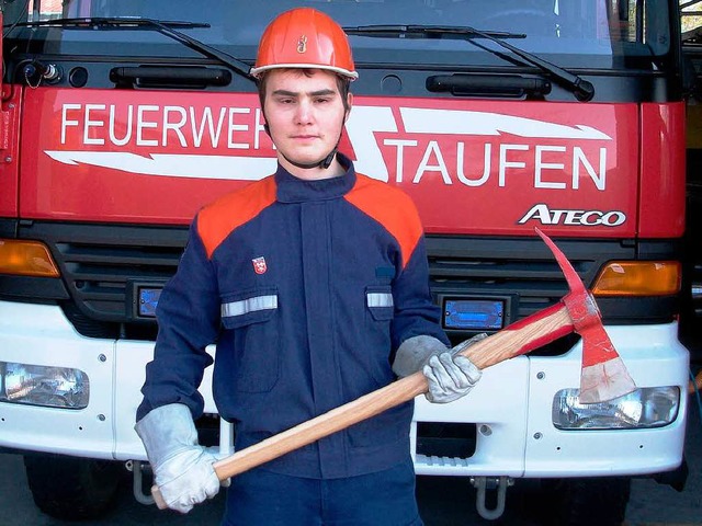 Im Feuerwehroutfit: Reporter Clemens Riesterer  | Foto: privat