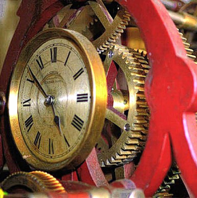 Das alte Uhrwerk ist so gro wie ein Wohnzimmerschrank  | Foto: Stefan Merkle