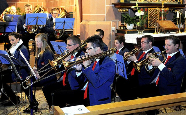 Krftigen Applaus bekamen die Musiker ...rweier bei ihrem Kirchenmusikkonzert.   | Foto: wolfgang knstle