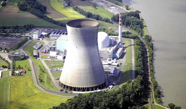 Das Schweizer Atomkraftwerk Leibstadt ... im Khlwasser zu kmpfen. Bild: mende  | Foto: mende