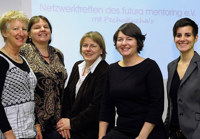 Fnf der Vorstandsfrauen (von links): ... Angela Stangl und Verena Gibson.       | Foto: Thomas Kunz