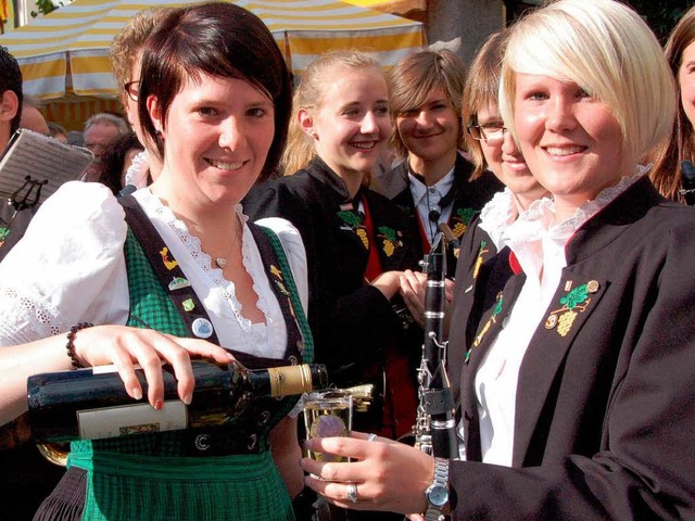 Wein und Musik sind wichtig bei der Erffnung der Ihringer Weintage.  | Foto: Gerold Zink