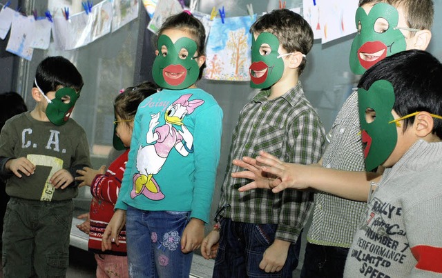 Kinder des Rucksackprojekts haben fr ...fen ein kleines Programm einstudiert.   | Foto: Gertrude Siefke