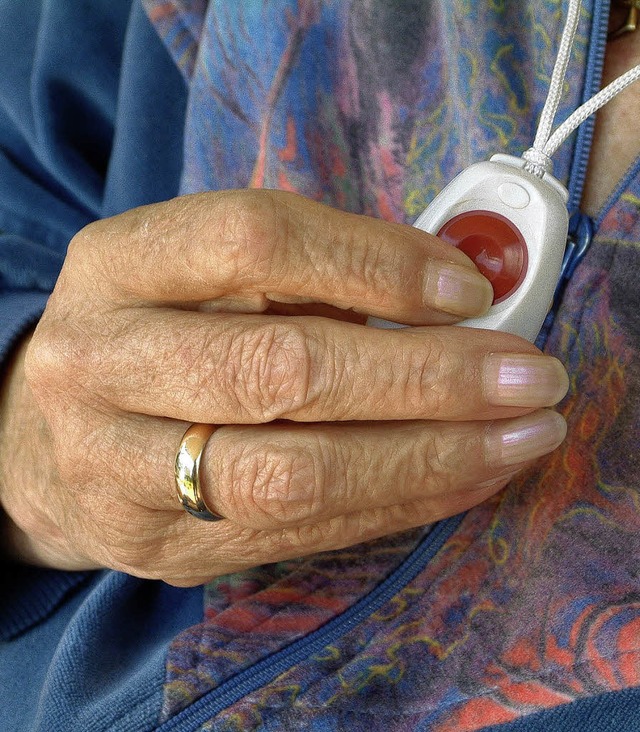 Bis ins hohe Alter zu Hause leben &#82...dem Hausnotruf ist das sicher mglich.  | Foto: malteser