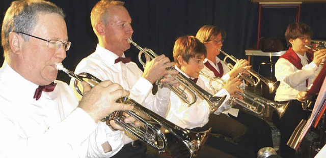 Was blasen die Trompeten all? Sie lade...Jahreskonzert der Stadtmusik Staufen.   | Foto: Manfred Burkert